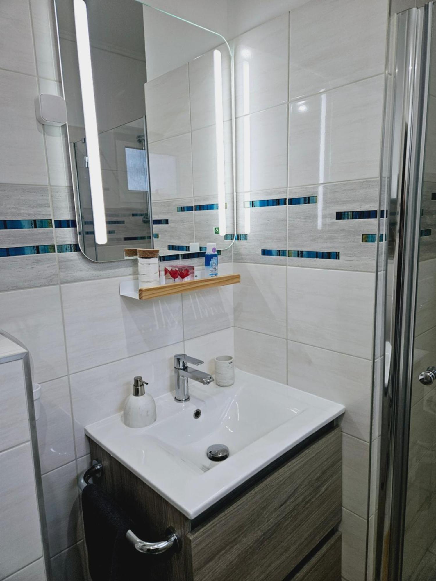 Bowery Guest Houses - Arnyas Vendeghazak Balatonalmadi Exterior photo